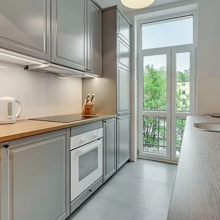 Seaside Boulevard - Location