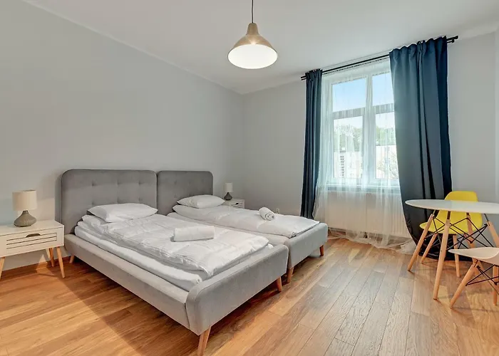 Seaside Boulevard - Location *